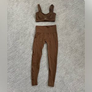 SET Active Brown Leggings